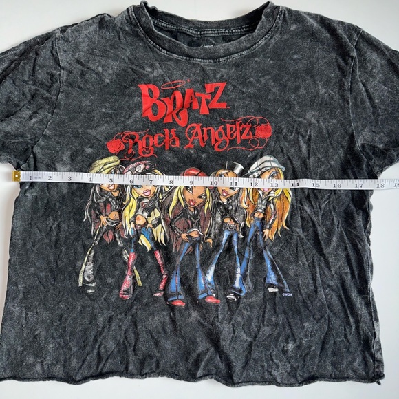 Bratz Rock Angelz Crop Top T-Shirt Women’s Small Black Acid Wash Red Graphic - Picture 2 of 5